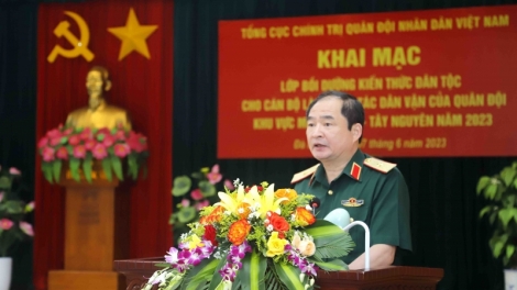 Pa choom c’năl bh’rợ acoon cóh đoọng ha cán bộ bhrợ bh’rợ p’too moon dha nuôr cóh Quân đội