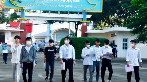  Êbeh 14 êbâo čô bi lông mta hriăm Ngữ văn – mta bi lông tal êlâo hlăm klei bi lông bi ruê̆ klei hriăm gưl 3 thŭn 2023 