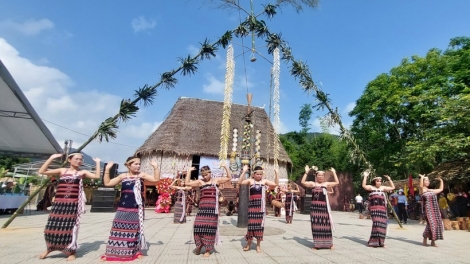 Đà Nẵng: Zư lêy lâng pa dưr chr’năp văn hóa đhanuôr Cơ Tu