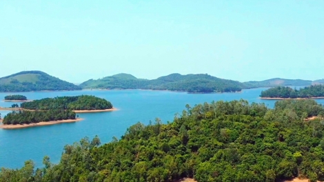 Zr’lụ du lịch a bọc Phú Ninh: Bấc bh’rợ căh ơy crêê cơnh bha ar bha tơ xay moon crêê tước ooy môi trường