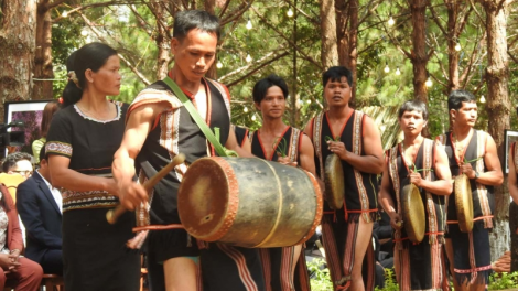 Kon Tum răng mgang dhar kreh djuê ana 