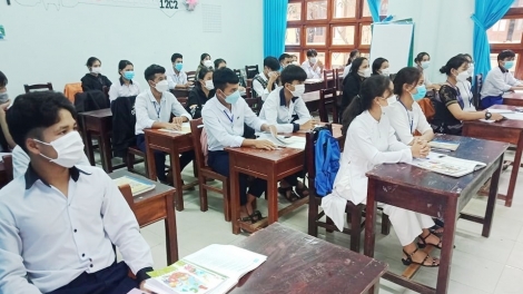 Tây Giang (Quảng Nam) ra văng liêm ghít đoọng ha g’lúh thi tốt nghiệp THPT