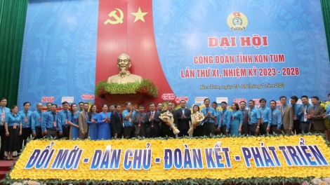 Hneăng hôp Kŏng đoân kong pơlê Kon Tum roh má XI châ tơƀrê lĕm