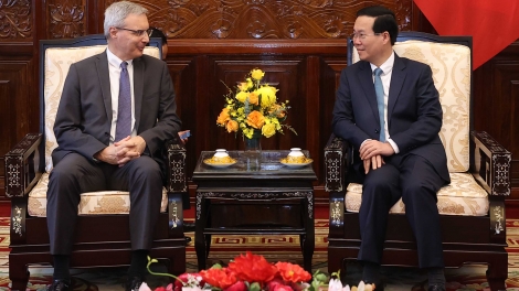 Kruanh dak Võ Văn Thưởng vơt nŭih kan ntoh măt Pháp