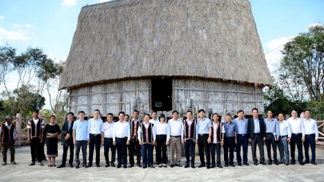 TAY NGUYEN LANG TALAIH KAN KANDAH KA DOM DANAK DAK BRUK NGAK NEGAR