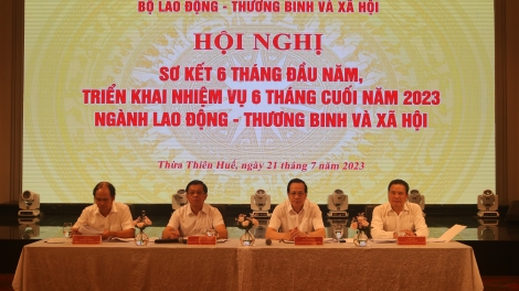 6 mlan akŏ thŭn: Êbeh 1 êklăk čô mnuih mâo bruă tŭ dưn mâo klei đru truh 14 êbâo êklai prăk 