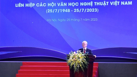 Khua gĭt gai Đảng Nguyễn Phú Trọng nao hlăm knăm bi hdơr 75 thŭn hruê mkŏ mjing Êpul hgŭm dŭm êpul čih klei yăl dliê Việt Nam 