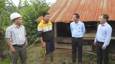 Klei mgei lăn ti Kon Tum – Klei huĭ hyưt rŭng răng