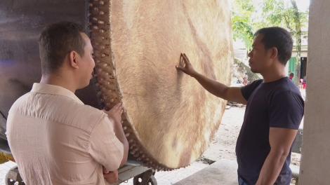 សិប្បករវ័យក្មេងចូលចិត្តចម្លាក់