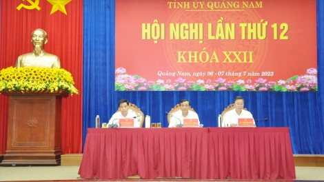 Tơợp bhrợ Hội nghị Tỉnh uỷ Quảng Nam g’luh 12 (khoá XXII): Prá xay bh’nơơn xay bhrợ cơnh Nghị quyết âng Đảng bhlưa nhiệm kỳ