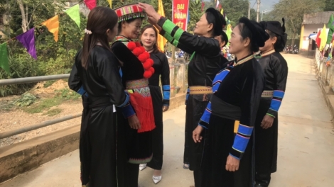 Pr’loọng đong – Đhị za nươr ha pân đil da ding ca coong ting pâh bh’rợ vel đong