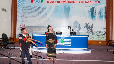 Y Nguk Niê- Cau jơh nùs mờ niam chài kòn cau Rơđê dê