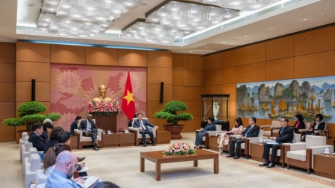 Khua git gai pơ ala mơnuih ƀôn sang dêh čar ơi Vương Đình Huệ tŭ jum Khua anom mơnuih mă bruă jar kmar