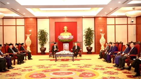 Khua gĭt gai Đảng Nguyễn Phú Trọng tŭ drông Khua knŭk kna Malaysia Anwar Ibrahim