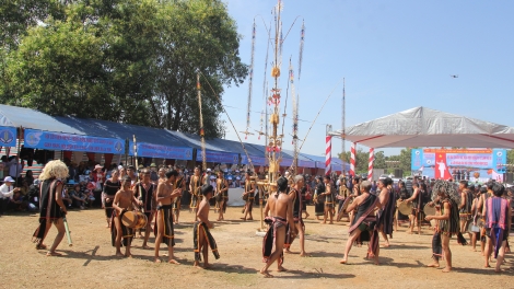 Lơh bơta lơi nàng lơh gơlik geh wơl bơta pràn lòt nhơl càr Gia Lai taih