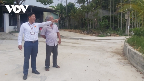 Pay đoọng k’tiêc bhrợ c’lâng c’tôch tu râu liêm crêê âng c’la đay