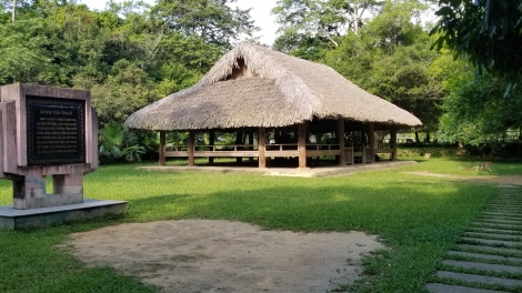 Mlan 8 hlăm klei mĭn mơ̆ng mnuih ƀuôn sang Việt Bắc