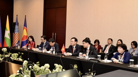 ពត៌មាន ម៉ោង​ ៦