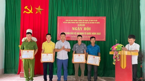 Ngon tô thứ 5 mự 24 căm bườn 8 pì 2023 – 	Lang đì ma tang luông dệt “ Họ xong hák lăm đù” nẳng Lạng Sơn