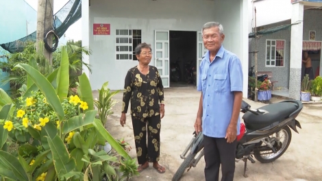 កសិករធ្វើសដ្ឋកិច្ចពូកែ ថាច់សាននៅបាកលីវ។