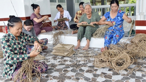 ស្រុកកូវង៉ាង ខេត្តត្រាវិញអបអរសាទរស្រុកជនបទថ្មី