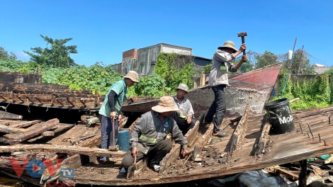 DOM SRUH GILAI IKAN YAOM JIEN TỈ BA PABLEI VE CHAI