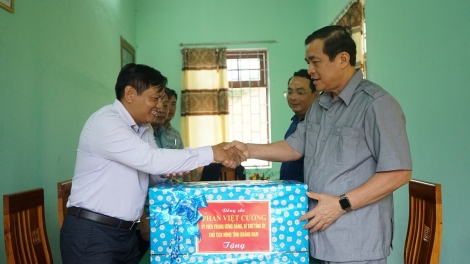 Bí thư Tỉnh ủy Quảng Nam lum, p’too moon Đảng ủy lâng chính quyền chr’val Trà Tập, chr’hoong Nam Trà My