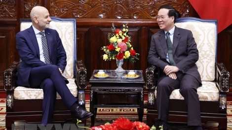 Kruanh dak Võ Văn Thưởng vơt Đại sứ Italy tât ntĭnh sĭt.