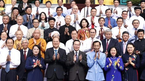 Khua mir sir dêh čar bưp grŭp mơnuih mă bruă khul đăo, mơnuih thâo hră, mơnuih mơbruă ƀôn prong Hồ Chí Minh 