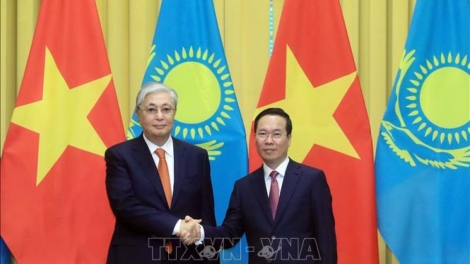 Kruanh dak Võ Văn Thưởng ƀư tơm rơh jă ngêt sa rgum Tổng thống Kazakhstan