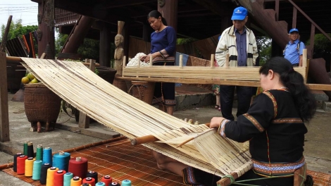Mtrŭt mjhar hdră bi lông mkra video clip hiu čhưn ênguê Kon Tum thŭn 2023