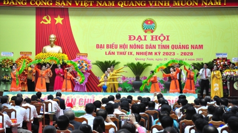 Tơơp bhrợ g’luh bha lâng Đại hội đại biểu Hội Nông dân tỉnh Quảng Nam g’luh IX