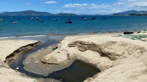 Khánh Hoà: Đợc phao pác zr’lụ đoọng zư lêy san hô Hòn Chồng