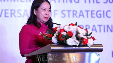 Phó Củ tịc lơgar mò Võ Thị Ánh Xuân tus pơrjum tơnkah 50 nam bơta git gơ̆p cribơyai broă mờ lơgar ndai đah lơgar Việt Nam mờ lơgar Singapore