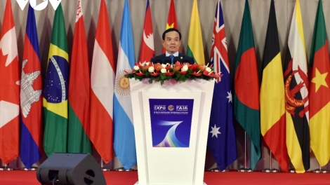 Kơ-iăng khua dêh čar ơi Trần Lưu Quang nao jơnum hrŏm pok pơdă sang čơ Khač hăng Nam Á tal 7