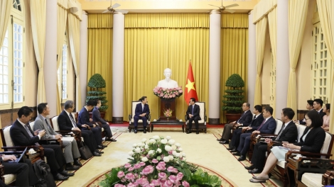 ពត៌មាន ម៉ោង​ ៦