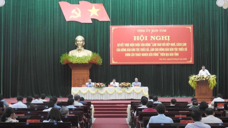 Kon Tum: Ƀon lan rnoi đê̆ rgâl nău mĭn nău kan.