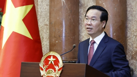 Kăn xiâm hnê ngăn tơnêi têa pơkâ diâp to kơlŏng Thươ̆ng tươ̆ng ăm pôa Trịnh Văn Quyết