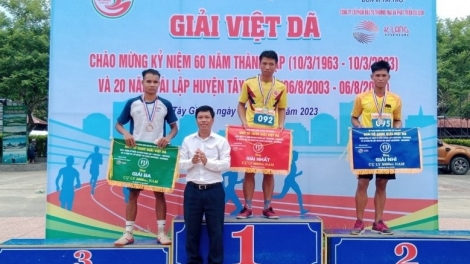 Tây Giang bhrợ ch’ner Ha luông ch’ngai hơnh deh 20 c’moo bhrợ t’vaih cớ chr’hoong