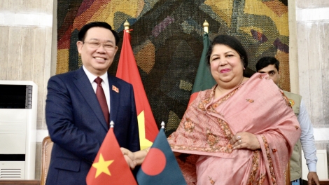 Ơi Vương Đình Huệ jơnum bơkơtuai hăng Khua git gai pơ ala mơnuih ƀôn sang dêh čar Bangladesh