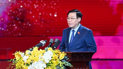 Hơdră “Jak iâu abih bang mơnuih gum hrŏm pơgang apui ƀong sang hăng pơklaih mơnuih mông ječ ameč”