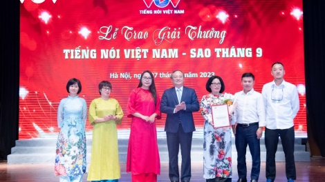 Cher đoọng ch’ner p’rá Việt Nam - Sao tháng 9