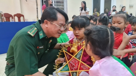 A Lưới (Thừa Thiên Huế): Bhrợ xa nay bh’rợ “Bhiệc bhan ha dưm tr’cuôl” đoọng ha pêê p’niên k’tứi đhị ca noong k’tiếc