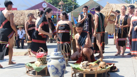 Mơgêi hôp tơpui ‘na Túa lĕm tro mâu hdroâng kuăn ngo kơpong Tơdế tơnêi têa