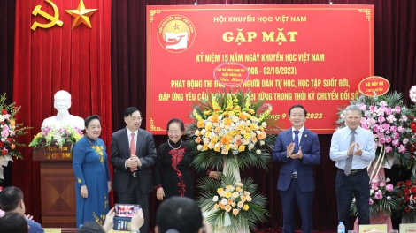 Bhrợ pa ghit apêê bh’rợ “Zập cha năc đhanuôr ma pa choom tất lang, bhrợ têng cơnh đhr’năng chuyển đổi số”