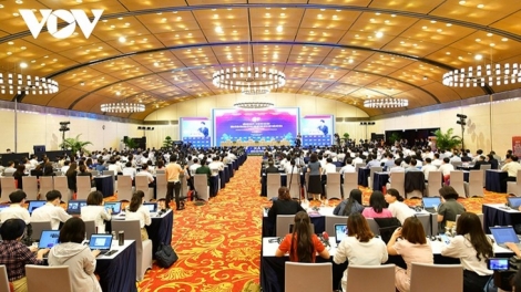 Khua dêh čar ơi Phạm Minh Chính pơhmư̆ mông Jơnum bruă sĭ mơdrô Việt Nam - Mi