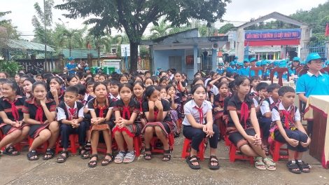 Chr’hoong Nam Giang (Quảng Nam): K’đươi bhrợ lâng diễu hành zêl cha groong vay zi nắh pân đil lâng p’niên k’tứi c’moo 2023
