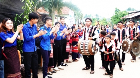 T’ngay bhiệc bhan Văn hóa, thể thao đha đhâm c’mor Việt Nam - Lào đhị Bình Định