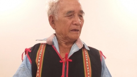 Cau chài Rơchom Nha kơlôi rơcang bè phan lời wơl yal yau