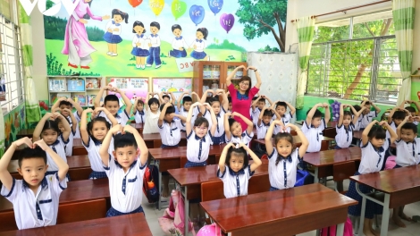  កឹងធើសាលារៀនថ្មីៗជាច្រើនស្វាគមន៍ឆ្នាំសិក្សាថ្មី។